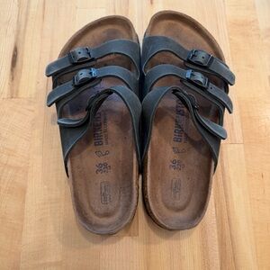 Birkenstock EU36 Florida Soft Footbed leather Sandal soft black three strap sz 6